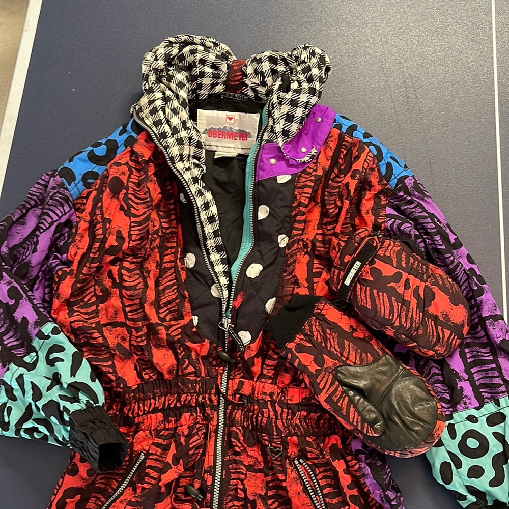 Ladies Obermeyer lightweight ski jacket and mittens.